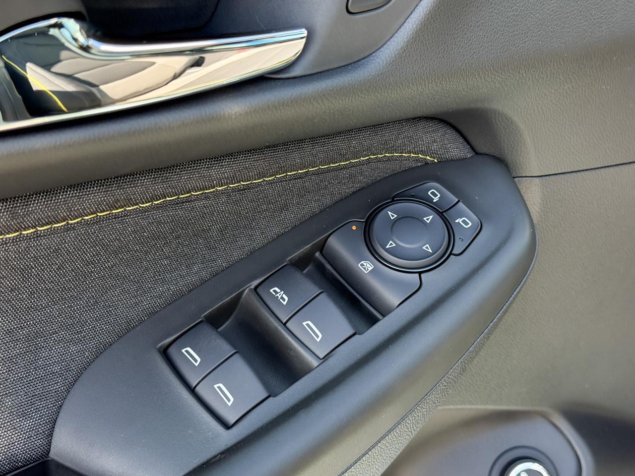 2026 Chevrolet TrailBlazer ACTIV 1.3L 3 CYL WITH REMOTE ENTRY, HEATED SEATS, HEATED STEERING WHEEL, SUNROOF, POWER LIFTGATE, HD REAR VISION CAMERA Photo