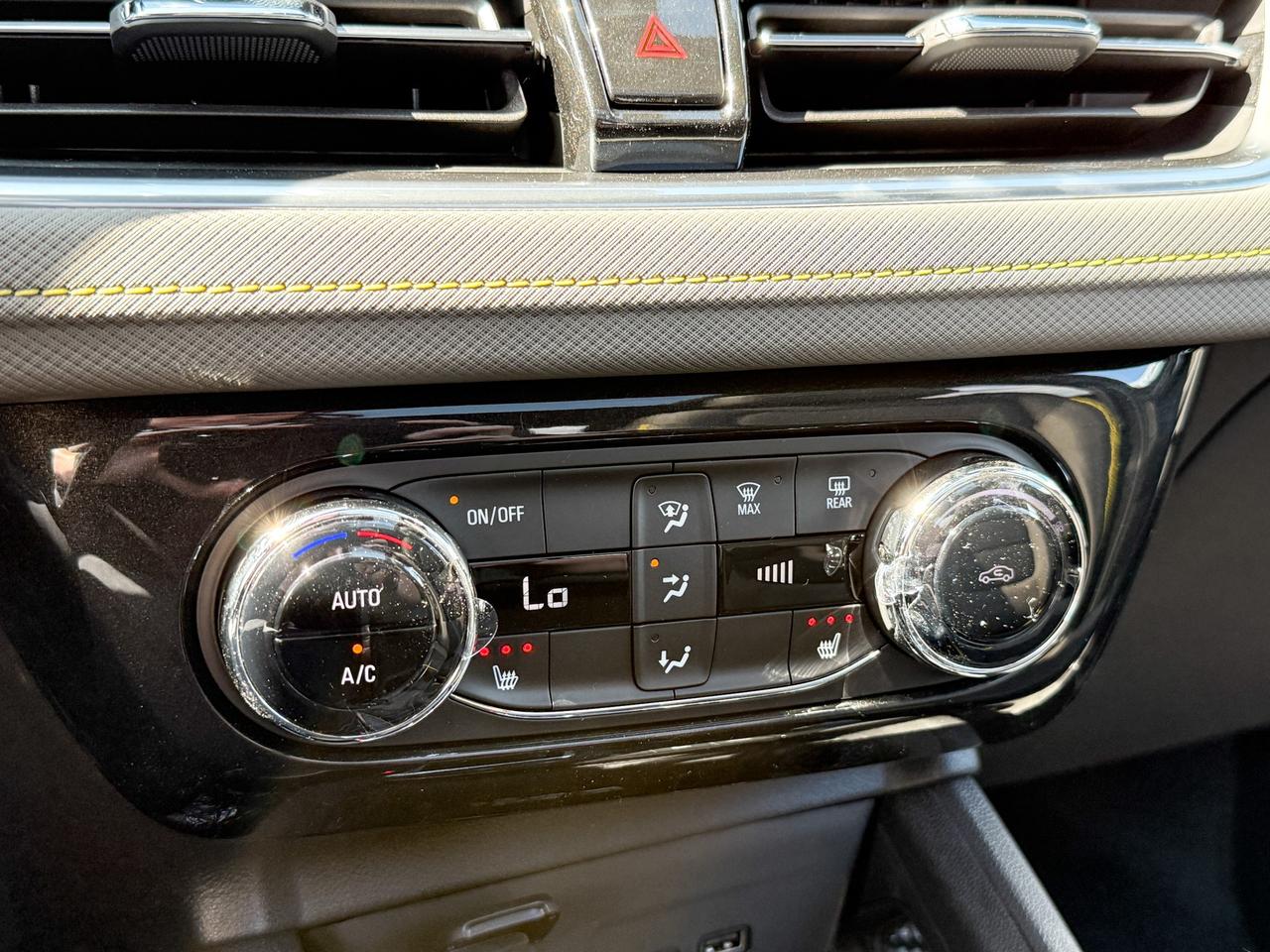 2026 Chevrolet TrailBlazer ACTIV 1.3L 3 CYL WITH REMOTE ENTRY, HEATED SEATS, HEATED STEERING WHEEL, SUNROOF, POWER LIFTGATE, HD REAR VISION CAMERA Photo