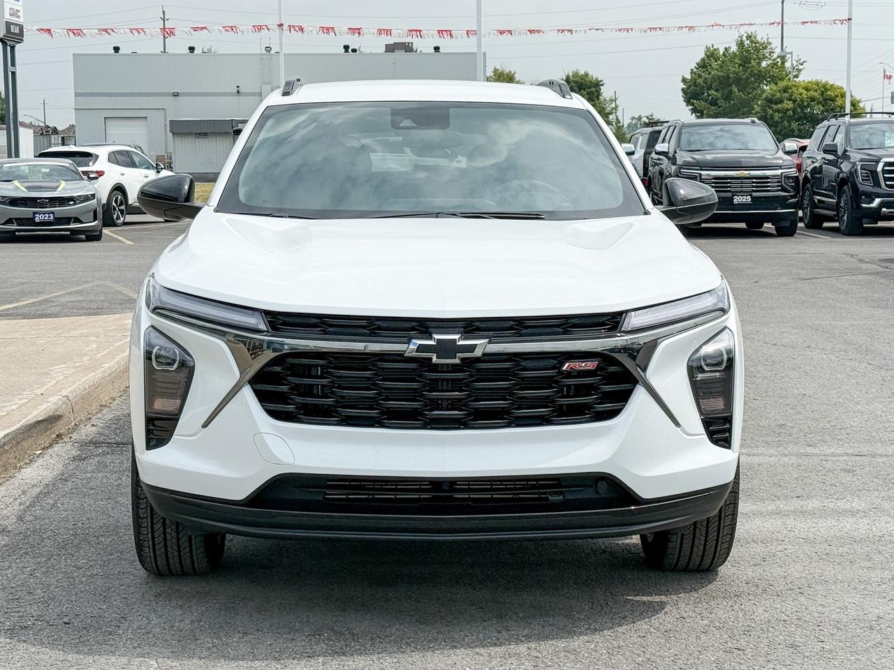 2025 Chevrolet Trax 2RS 1.2L 3 CYL WITH REMOTE START/ENTRY, HEATED SEATS, HEATED STEERING WHEEL, APPLE CARPLAY AND ANDROID AUTO Photo