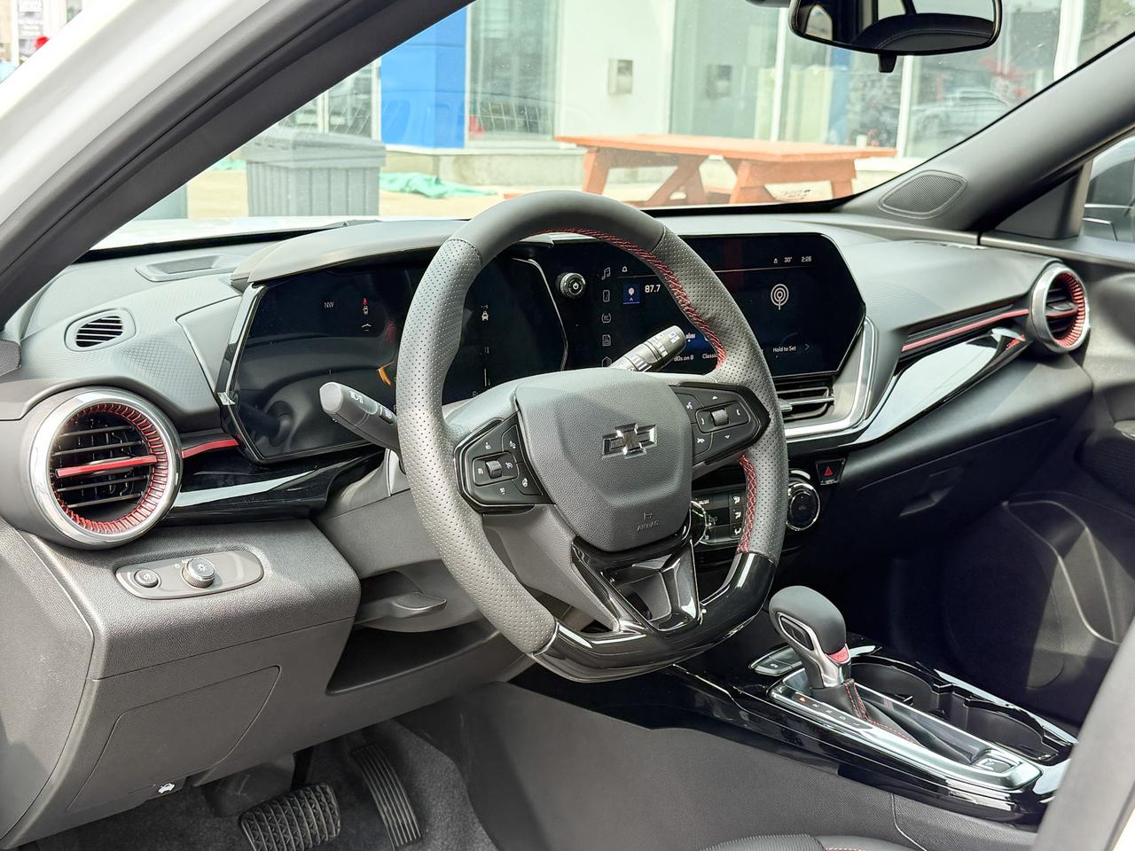 2025 Chevrolet Trax 2RS 1.2L 3 CYL WITH REMOTE START/ENTRY, HEATED SEATS, HEATED STEERING WHEEL, APPLE CARPLAY AND ANDROID AUTO Photo