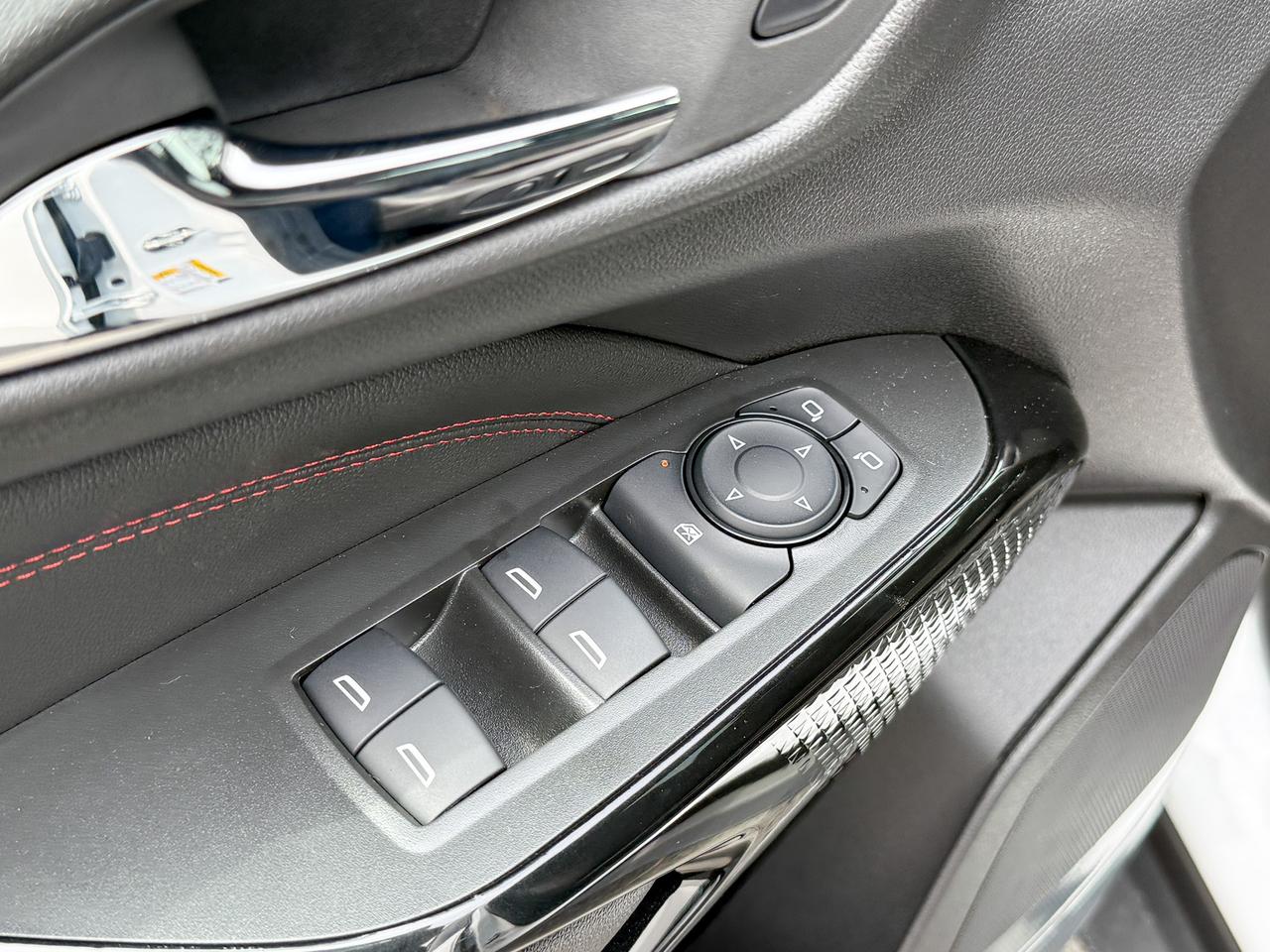 2025 Chevrolet Trax 2RS 1.2L 3 CYL WITH REMOTE START/ENTRY, HEATED SEATS, HEATED STEERING WHEEL, APPLE CARPLAY AND ANDROID AUTO Photo