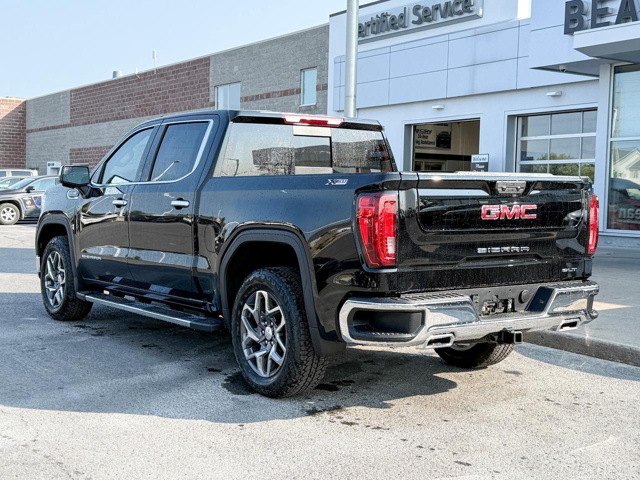 2025 GMC Sierra 1500 SLT 5.3L V8 WITH REMOTE START/ENTRY, HEATED SEATS, HEATED STEERING WHEEL, VENTILATED SEATS, ADAPTIVE CRUISE CONTROL, BOSE SPEAKER SYSTEM Photo