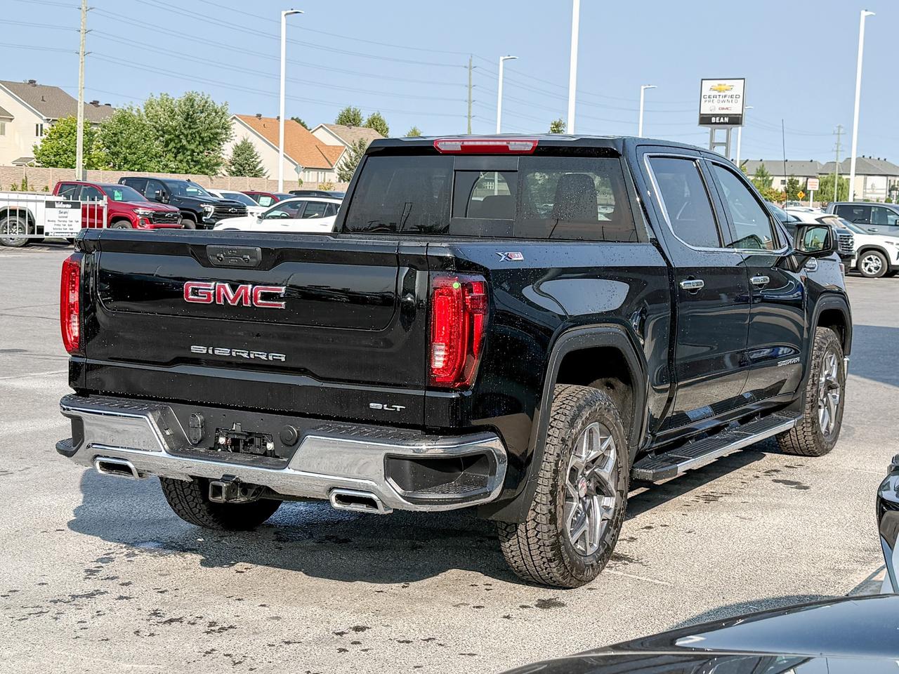 2025 GMC Sierra 1500 SLT 5.3L V8 WITH REMOTE START/ENTRY, HEATED SEATS, HEATED STEERING WHEEL, VENTILATED SEATS, ADAPTIVE CRUISE CONTROL, BOSE SPEAKER SYSTEM Photo