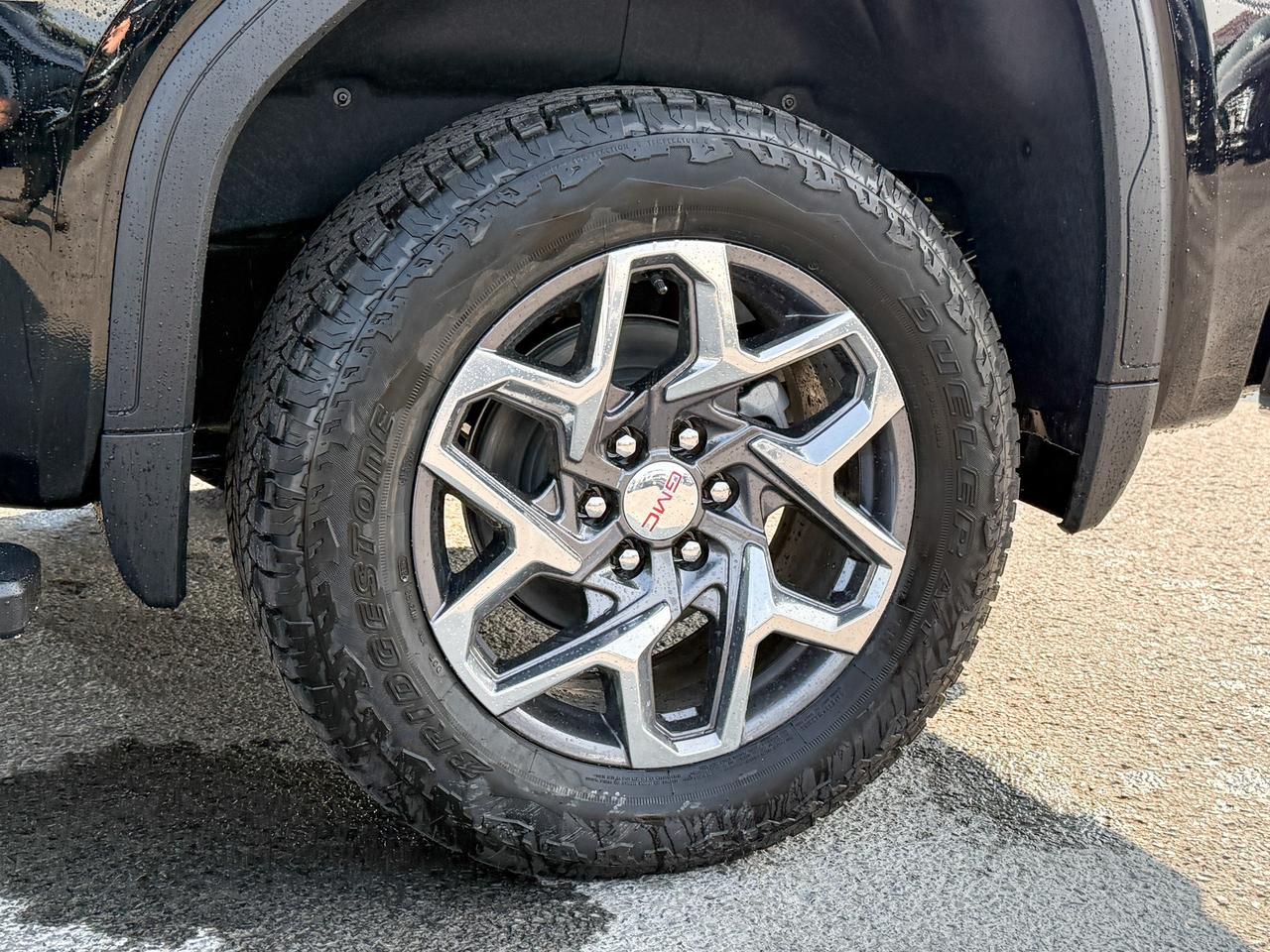 2025 GMC Sierra 1500 SLT 5.3L V8 WITH REMOTE START/ENTRY, HEATED SEATS, HEATED STEERING WHEEL, VENTILATED SEATS, ADAPTIVE CRUISE CONTROL, BOSE SPEAKER SYSTEM Photo