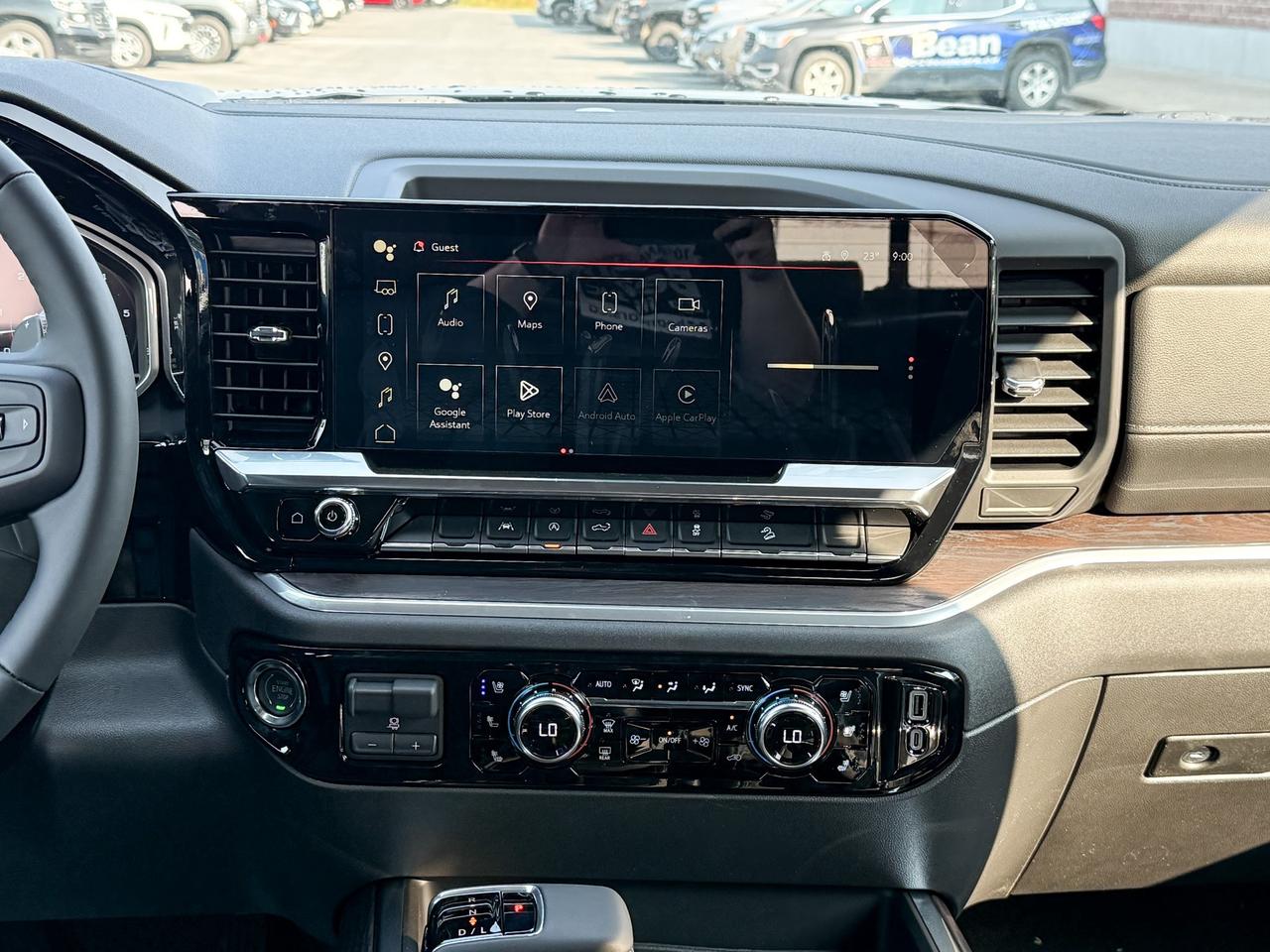 2025 GMC Sierra 1500 SLT 5.3L V8 WITH REMOTE START/ENTRY, HEATED SEATS, HEATED STEERING WHEEL, VENTILATED SEATS, ADAPTIVE CRUISE CONTROL, BOSE SPEAKER SYSTEM Photo
