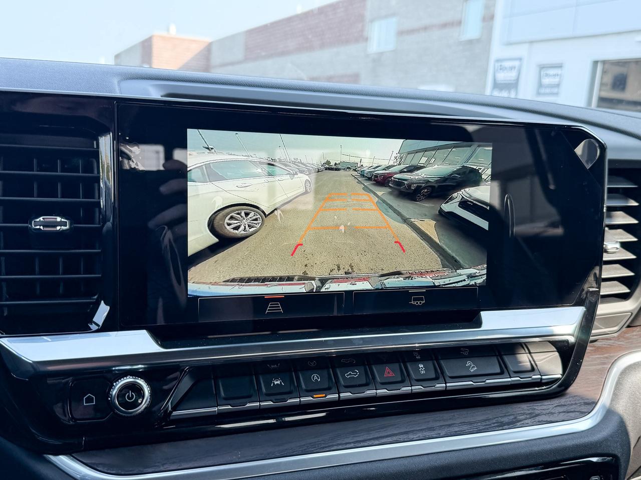 2025 GMC Sierra 1500 SLT 5.3L V8 WITH REMOTE START/ENTRY, HEATED SEATS, HEATED STEERING WHEEL, VENTILATED SEATS, ADAPTIVE CRUISE CONTROL, BOSE SPEAKER SYSTEM Photo