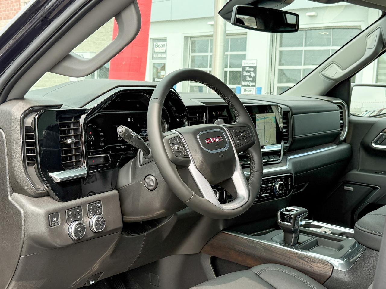 2025 GMC Sierra 1500 SLT 5.3L V8 WITH REMOTE START/ENTRY, HEATED SEATS, HEATED STEERING WHEEL, VENTILATED SEATS, ADAPTIVE CRUISE CONTROL, BOSE SPEAKER SYSTEM Photo