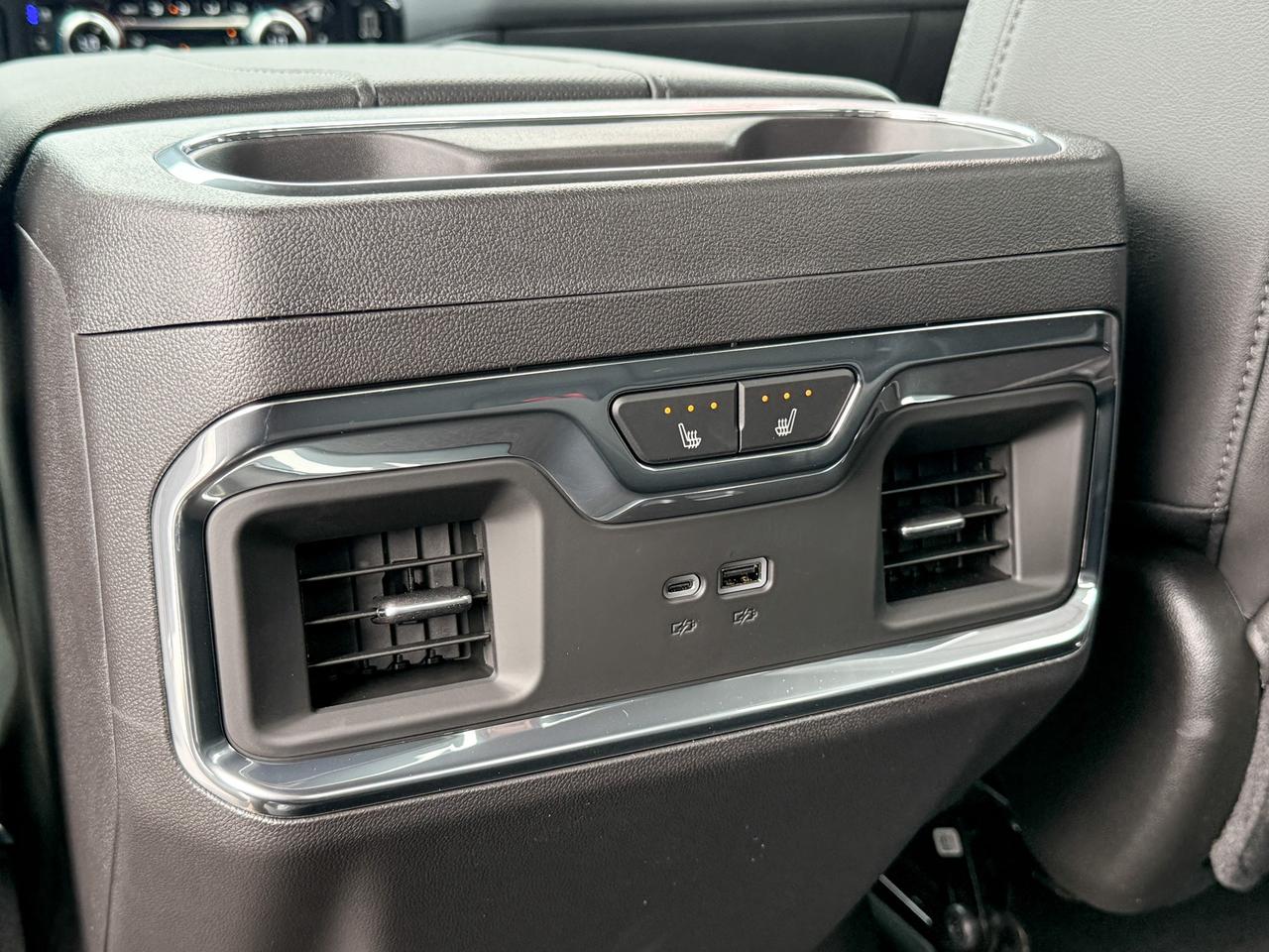 2025 GMC Sierra 1500 SLT 5.3L V8 WITH REMOTE START/ENTRY, HEATED SEATS, HEATED STEERING WHEEL, VENTILATED SEATS, ADAPTIVE CRUISE CONTROL, BOSE SPEAKER SYSTEM Photo