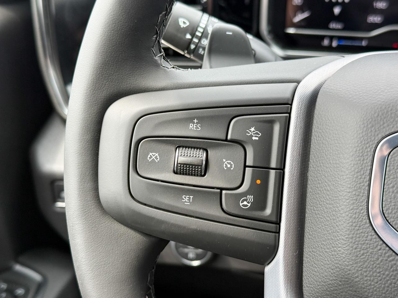 2025 GMC Sierra 1500 SLT 5.3L V8 WITH REMOTE START/ENTRY, HEATED SEATS, HEATED STEERING WHEEL, VENTILATED SEATS, ADAPTIVE CRUISE CONTROL, BOSE SPEAKER SYSTEM Photo