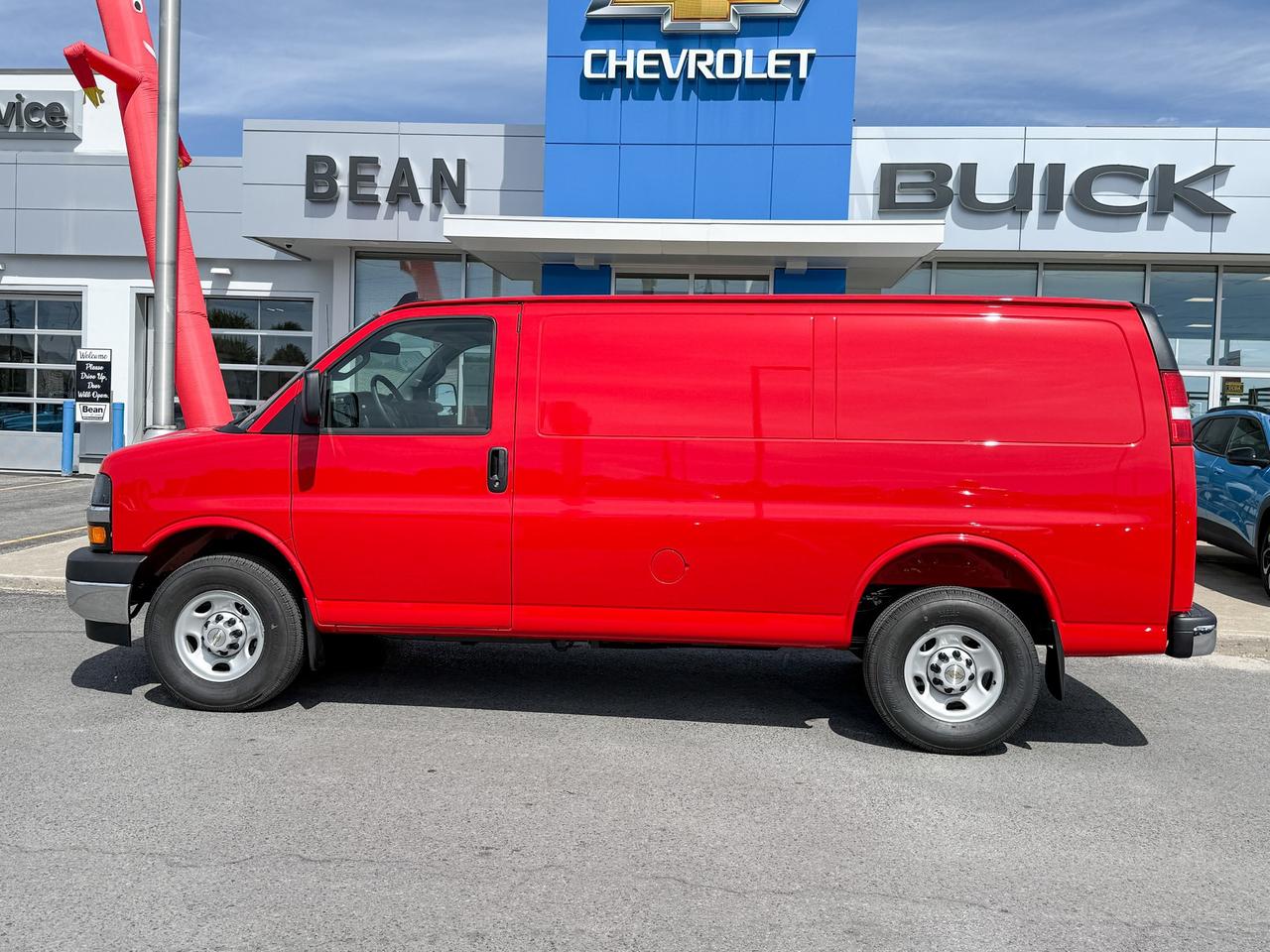 2025 Chevrolet Express 2500 Work Van 4.3L V6, REMOTE START/ENTRY, POWER DRIVER SEAT, AIR CONDITIONING, CRUISE CONTROL, MP3 PLAYER, BLUETOOTH, REAR VISION CAMERA Photo5