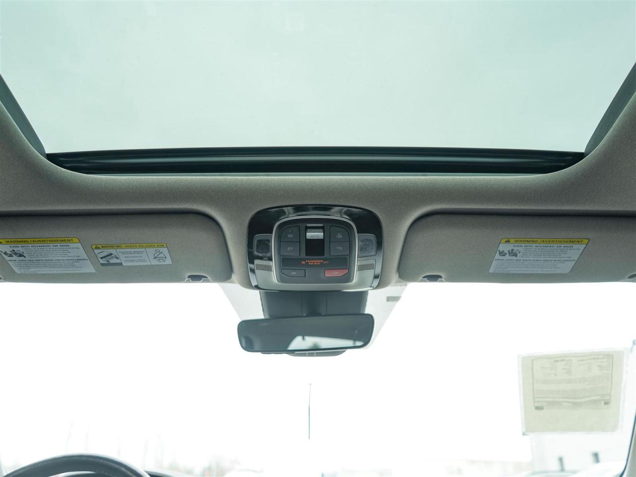 2023 Hyundai Santa Fe Hybrid LUXURY | 6 HYUNDAI SERV REC | NO ACCIDENTS | 1 OWNR Photo