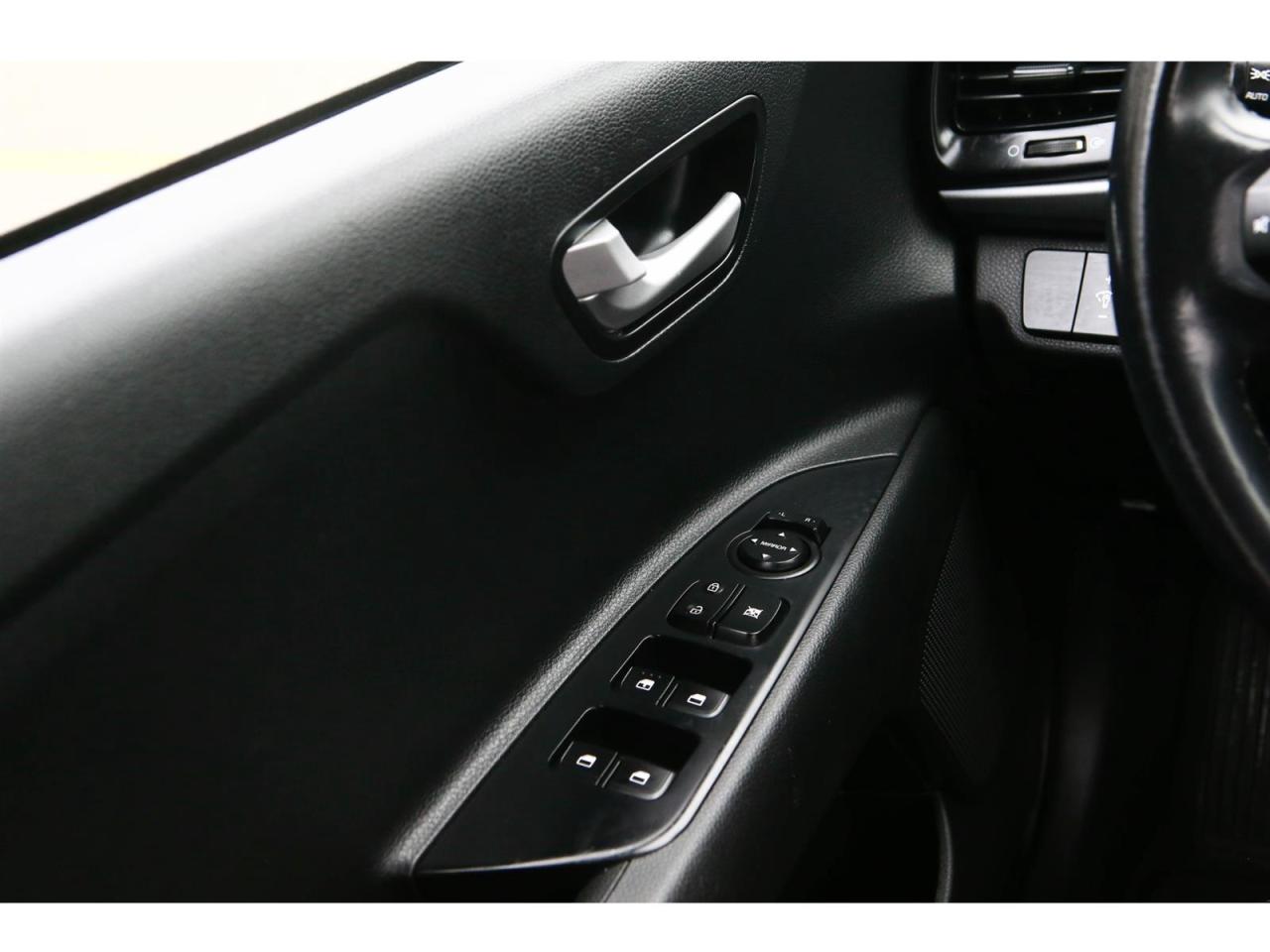 2022 Kia Rio5 S Photo