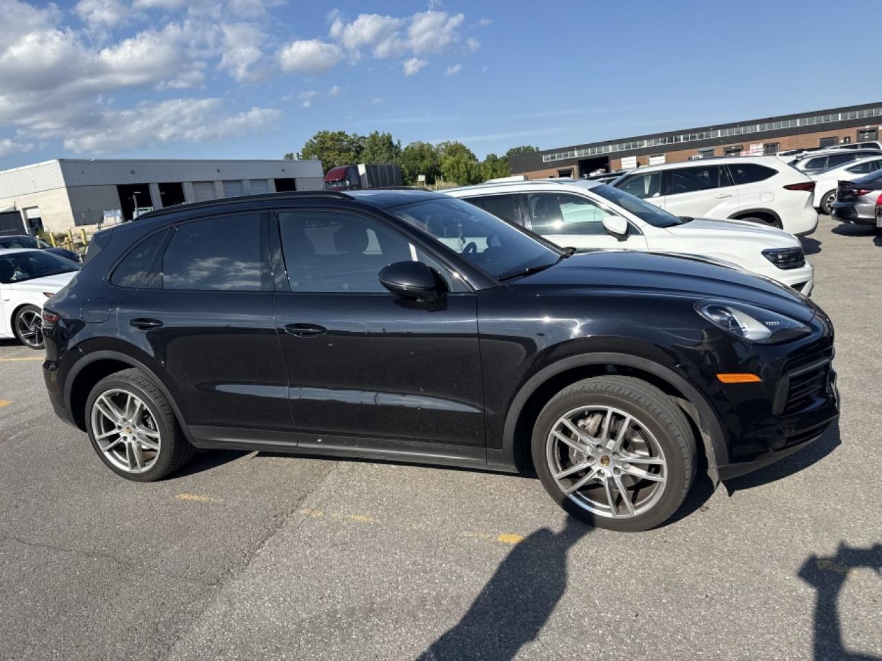 2019 Porsche Cayenne PREMIUM PLUS PACKAGE (CLEAN CARFAX) - Photo #3