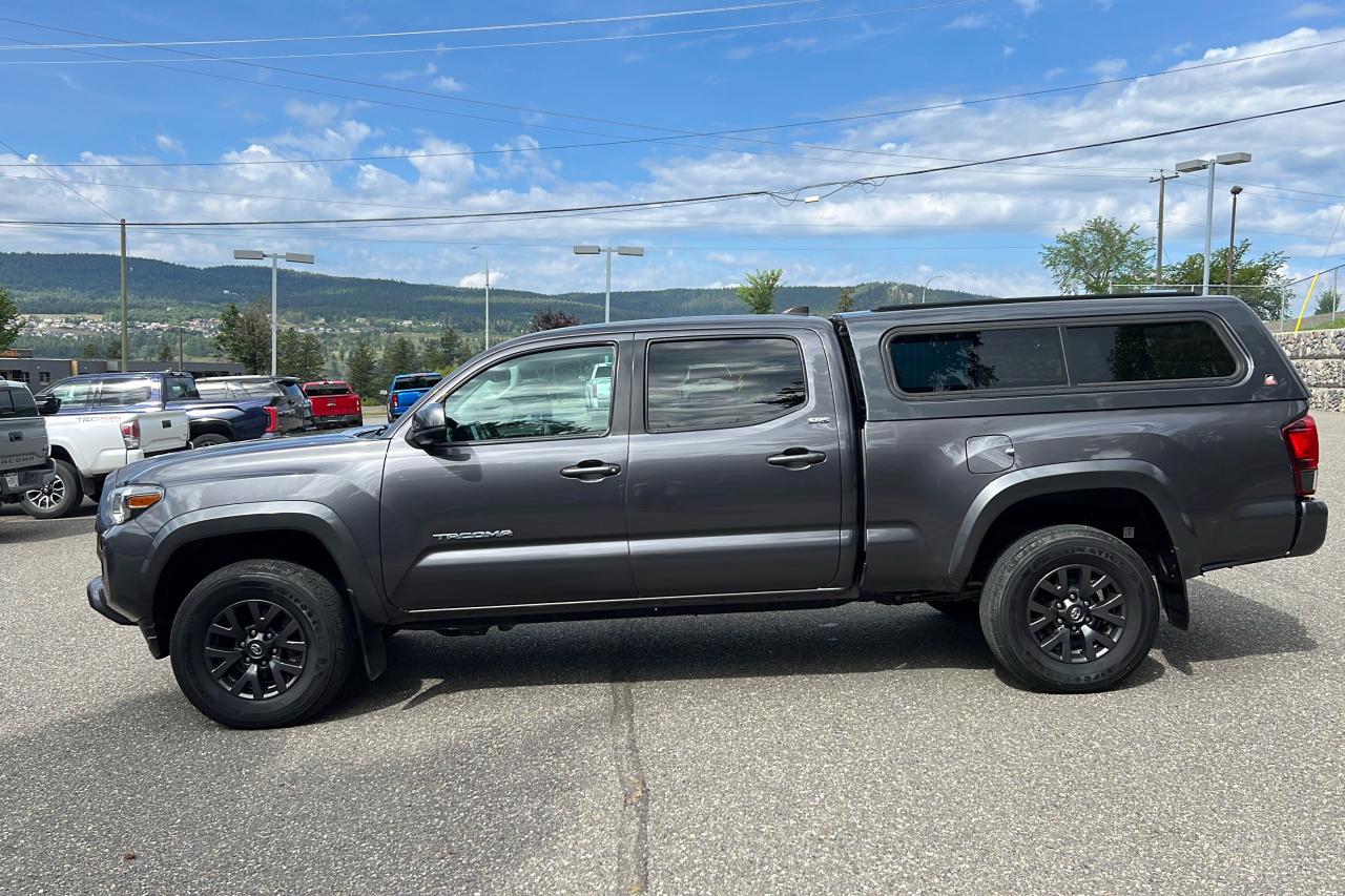 2022 Toyota Tacoma 4X4 Double CAB 6A SR5 Photo3