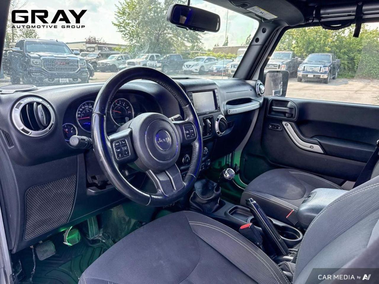2016 Jeep Wrangler Unlimited Sahara - Photo #9