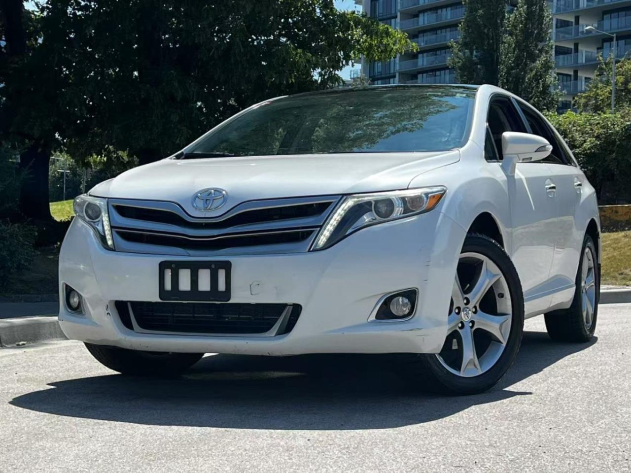 Used 2013 Toyota Venza V6 AWD/ CLEAN TITLE/ BACKUP CAMERA/ JBL SOUND SYSTEM for sale in Richmond, BC