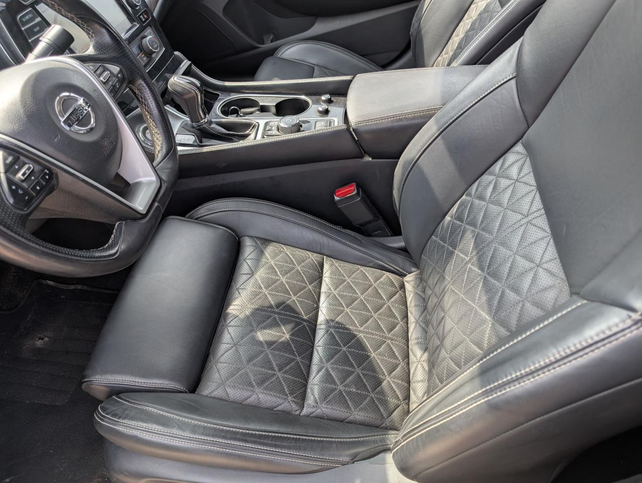 2016 Nissan Maxima Platinum Photo2