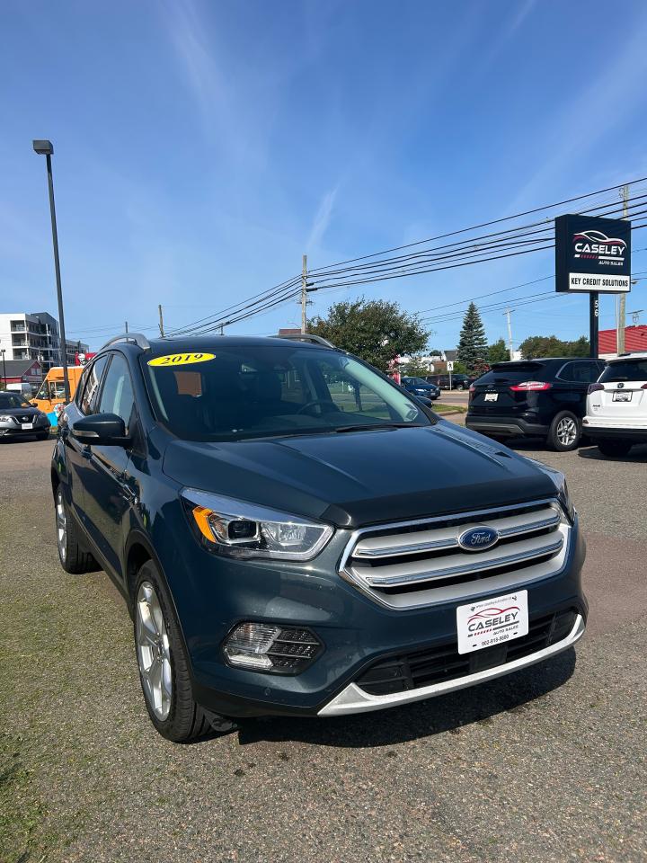 2019 Ford Escape Titanium Photo2