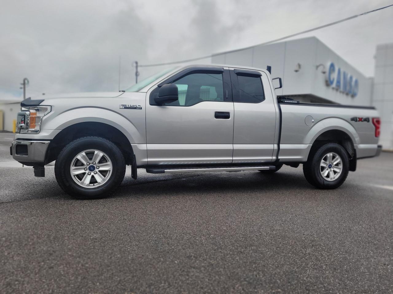 2018 Ford F-150 XLT 4X4 SUPERCAB W/ TRAILER TOW PACK Photo2