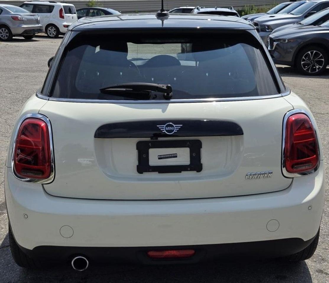 2019 MINI Cooper LEATHER / PANO ROOF / NAV / HTD SEATS / AUTO - Photo #3