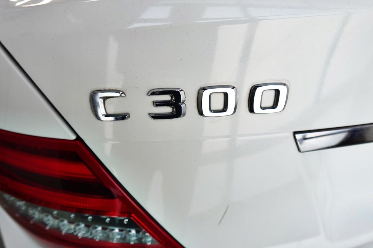 2012 Mercedes-Benz C-Class C300 4Matic - NO ACCIDENT, LOW KM, WHITE ON BEIGE - Photo #9