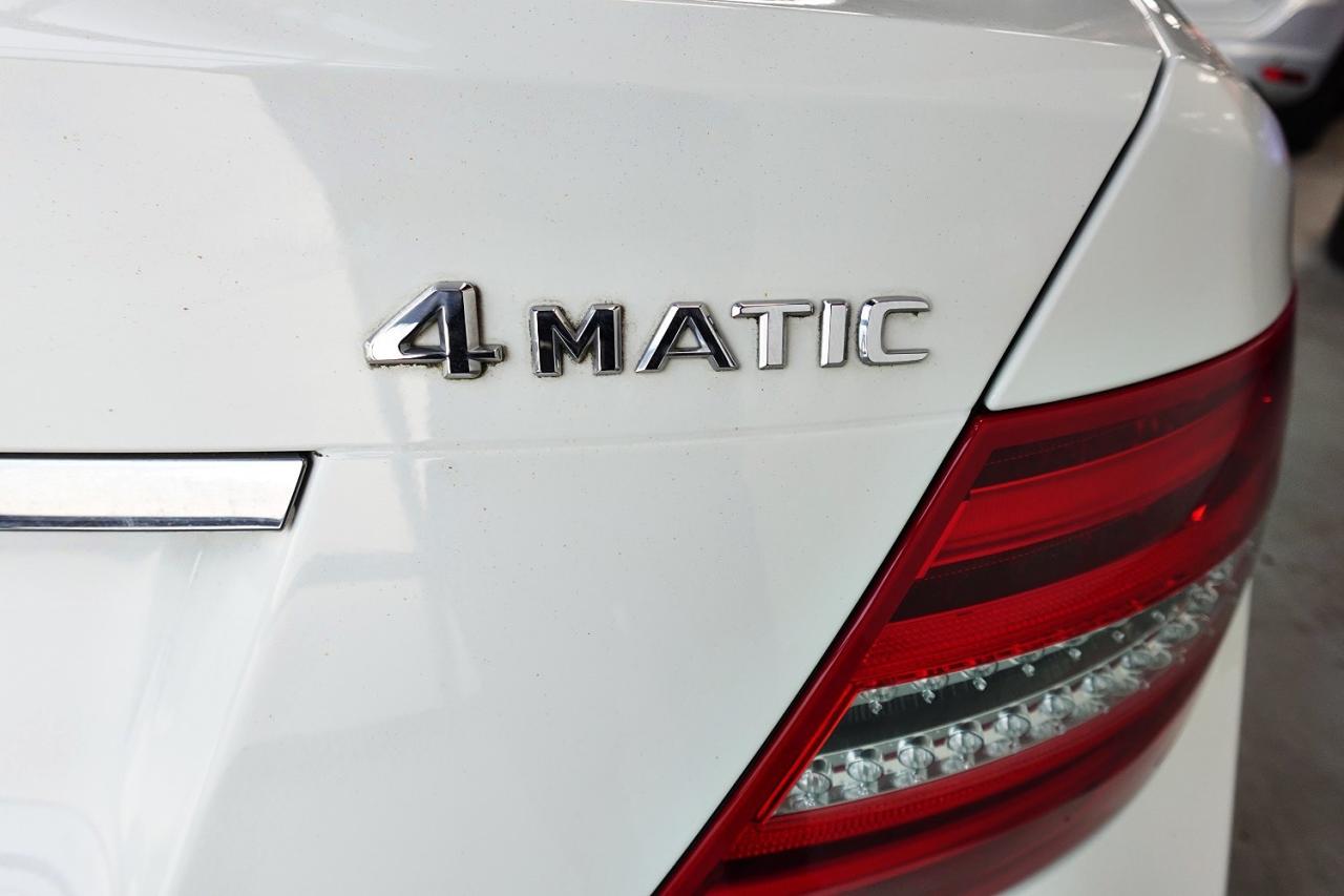 2012 Mercedes-Benz C-Class C300 4Matic - NO ACCIDENT, LOW KM, WHITE ON BEIGE - Photo #8