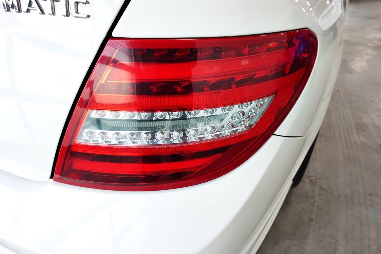 2012 Mercedes-Benz C-Class C300 4Matic - NO ACCIDENT, LOW KM, WHITE ON BEIGE - Photo #7