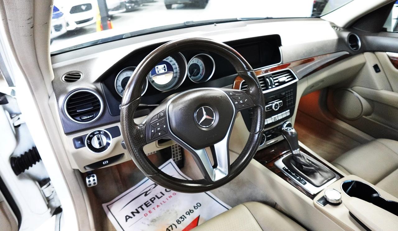 2012 Mercedes-Benz C-Class C300 4Matic - NO ACCIDENT, LOW KM, WHITE ON BEIGE - Photo #15