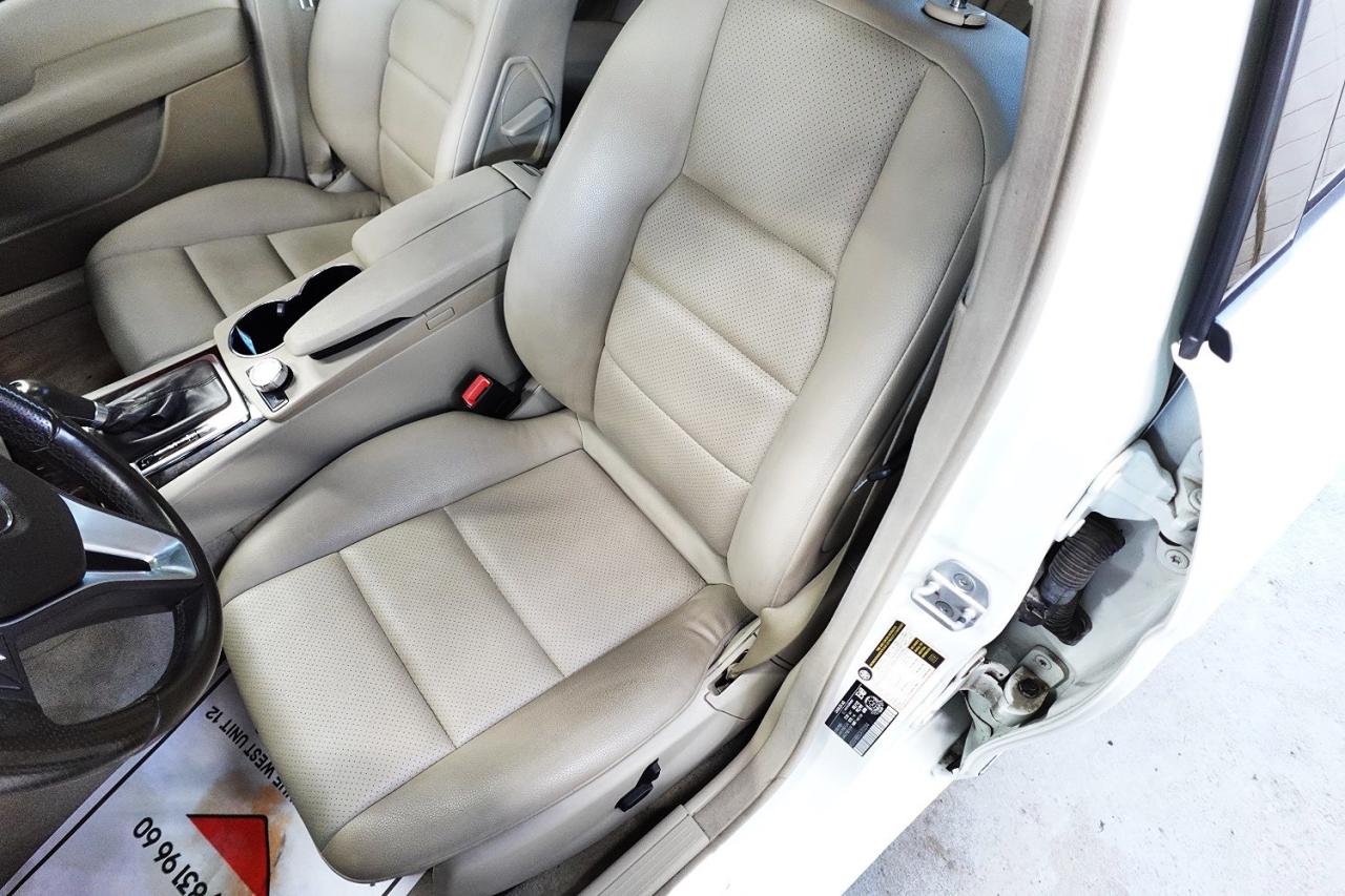 2012 Mercedes-Benz C-Class C300 4Matic - NO ACCIDENT, LOW KM, WHITE ON BEIGE - Photo #16