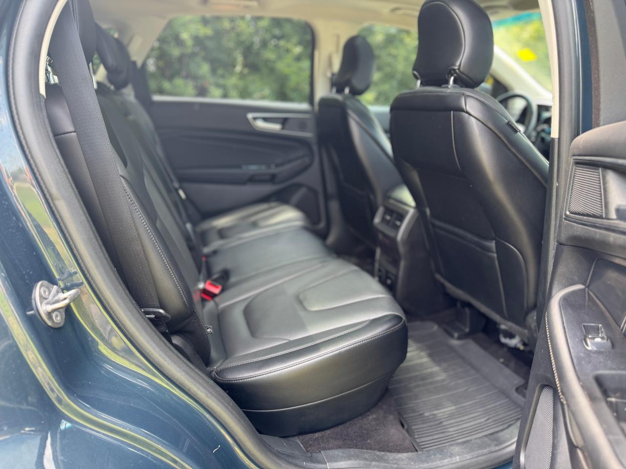 2019 Ford Edge Titanium AWD Panoramic Roof - Photo #29