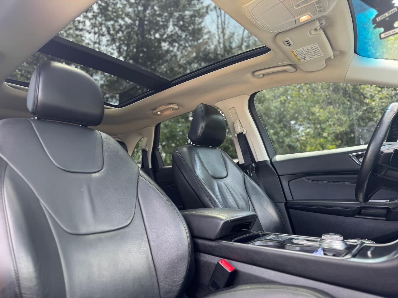 2019 Ford Edge Titanium AWD Panoramic Roof - Photo #31