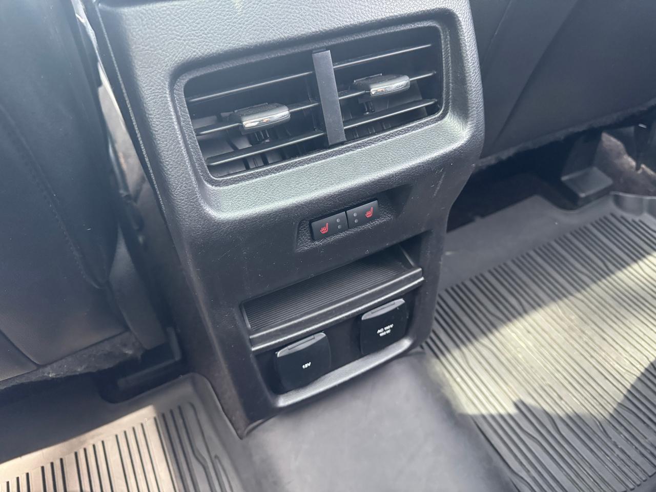 2019 Ford Edge Titanium AWD Panoramic Roof - Photo #26
