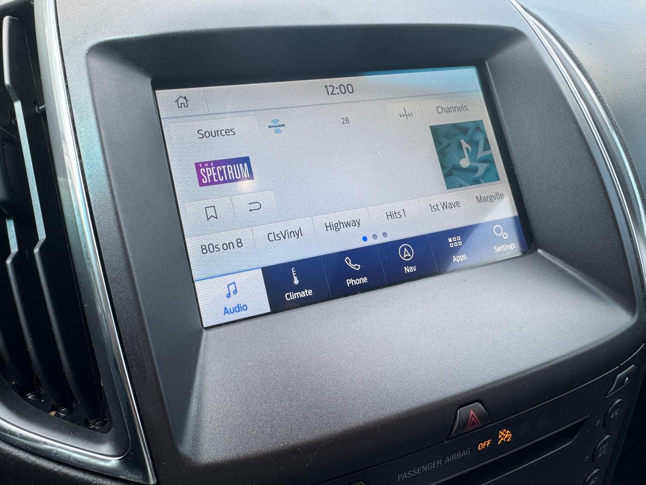2019 Ford Edge Titanium AWD Panoramic Roof - Photo #16