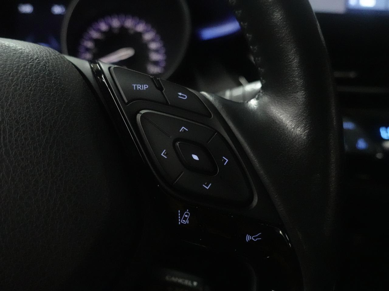 2022 Toyota C-HR XLE PREMIUM | LaneDep | Heated Seats | CarPlay