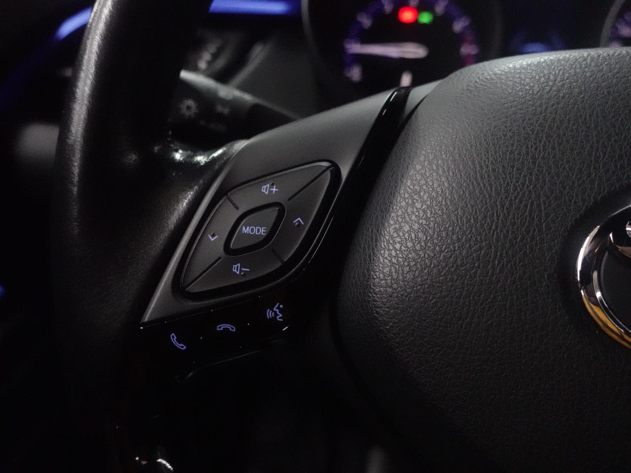 2022 Toyota C-HR XLE PREMIUM | LaneDep | Heated Seats | CarPlay