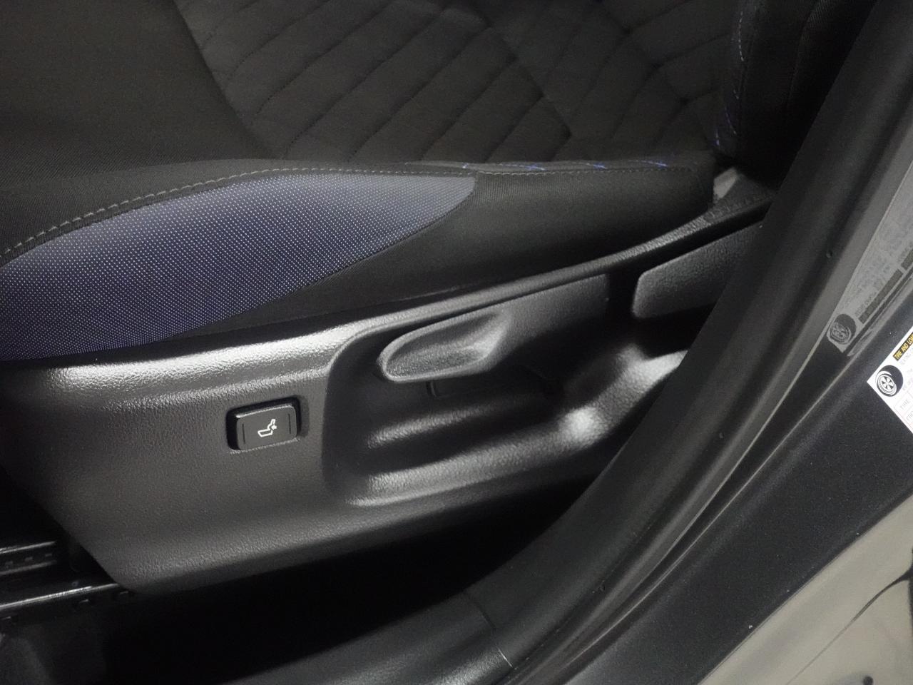 2022 Toyota C-HR XLE PREMIUM | LaneDep | Heated Seats | CarPlay