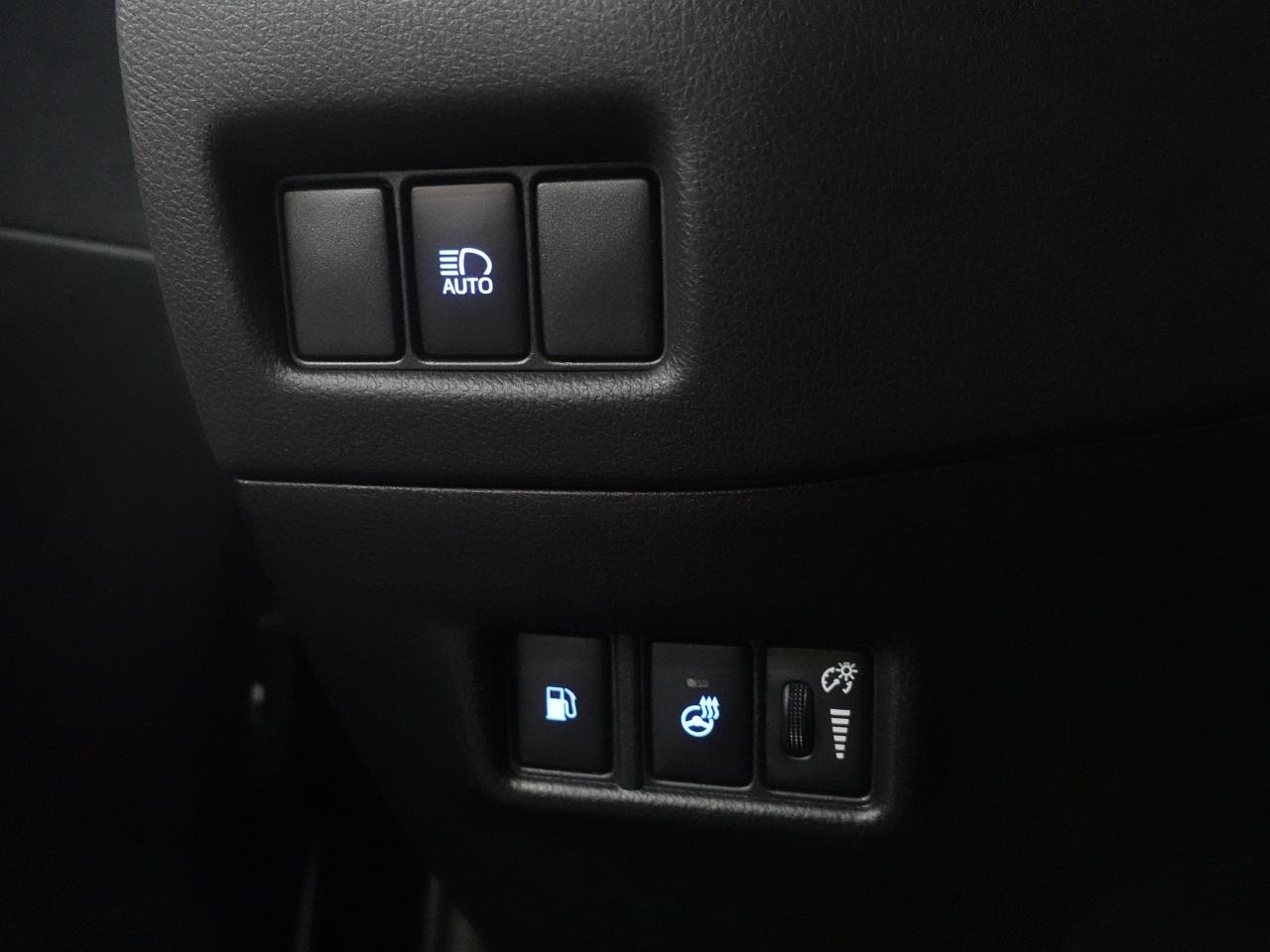 2022 Toyota C-HR XLE PREMIUM | LaneDep | Heated Seats | CarPlay