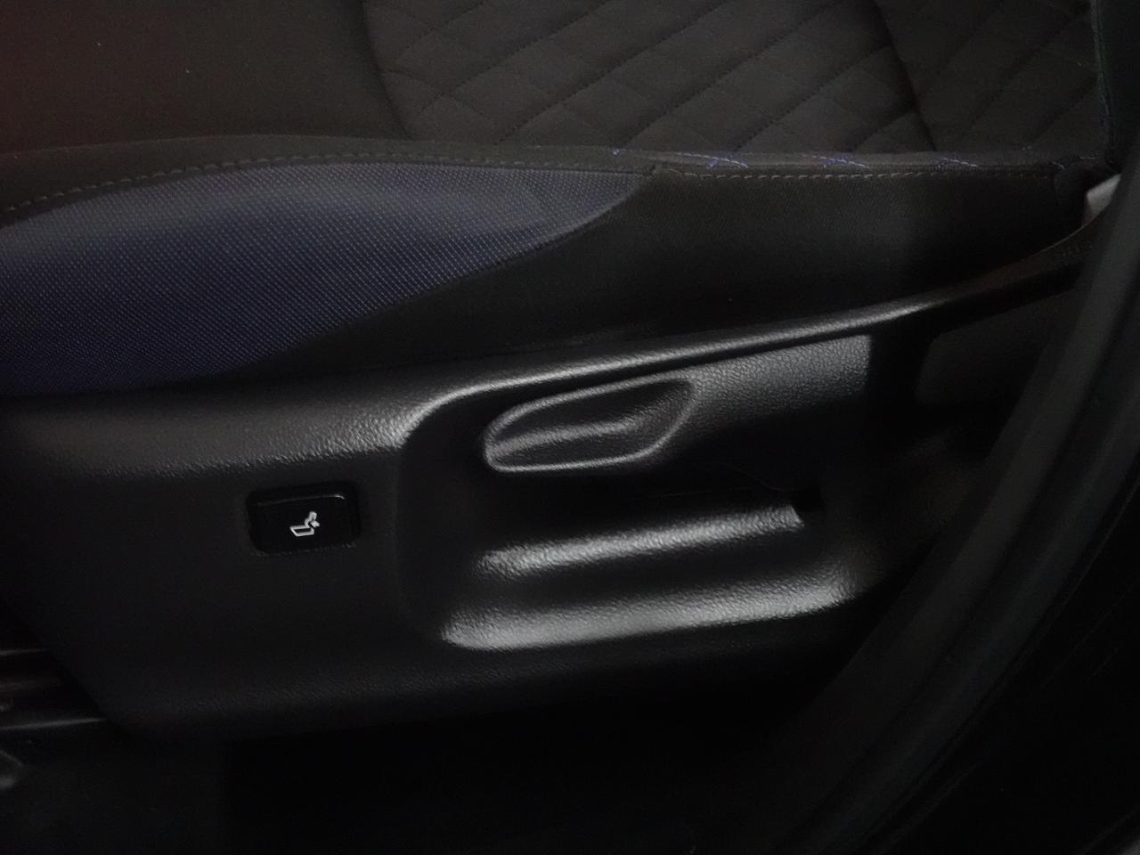 2022 Toyota C-HR XLE PREMIUM | LaneDep | Heated Seats | CarPlay
