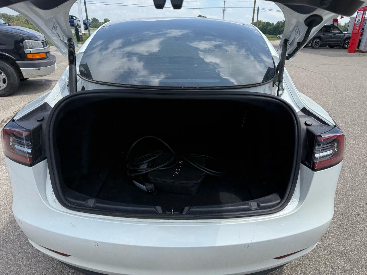 2021 Tesla Model 3 STANDARD RANGE PLUS - Photo #8