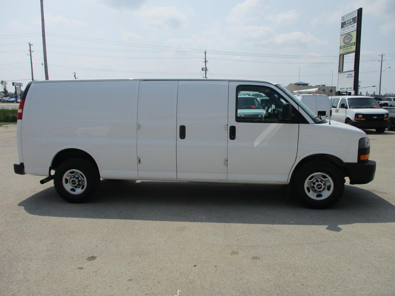 2020 GMC Savana Cargo Van RWD 2500 155" - Photo #4