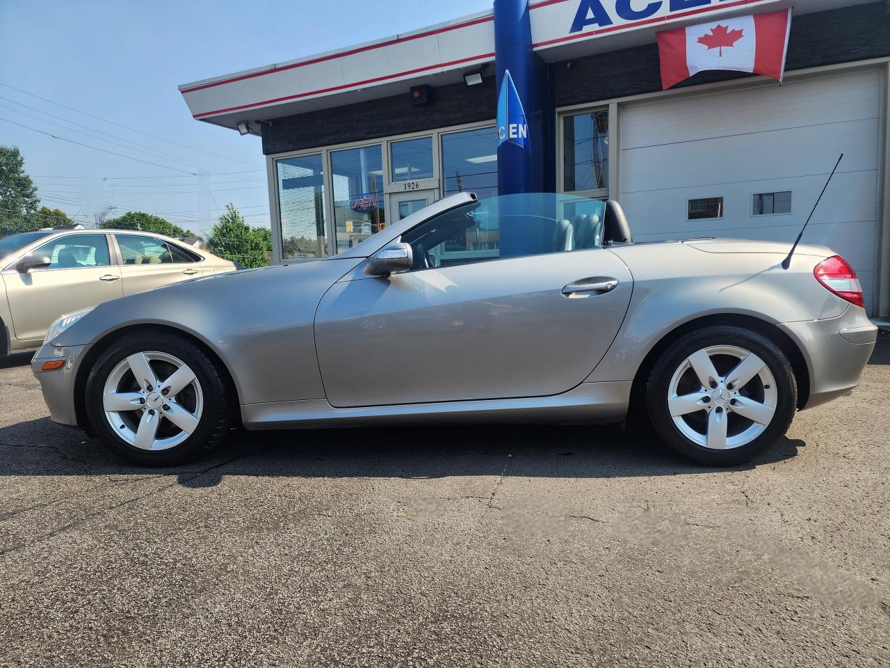 2007 Mercedes-Benz SLK 3.0L - Photo #2