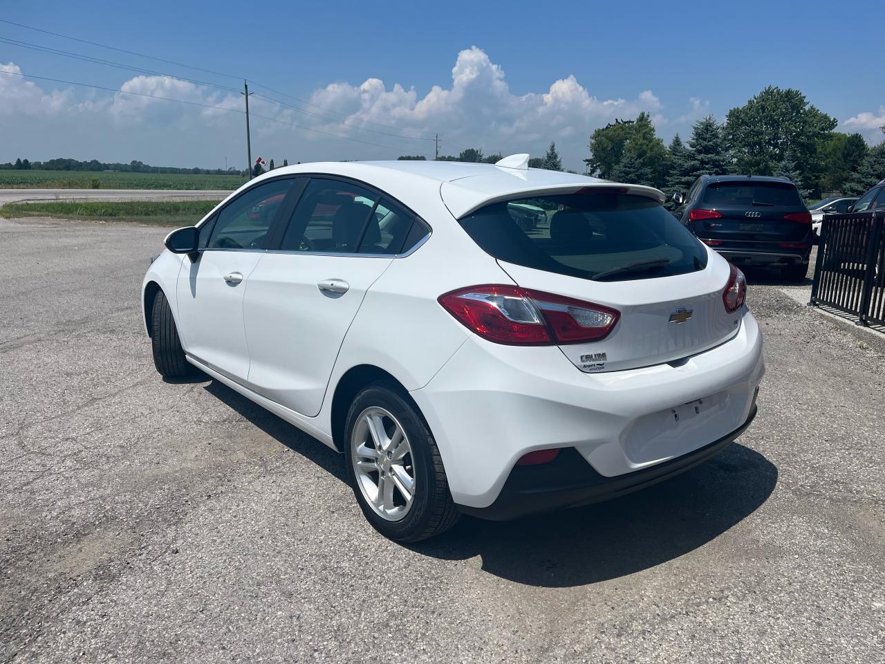 2018 Chevrolet Cruze LT | APPLE CARPLAY | BACKUP CAMERA | LOW KM - Photo #3