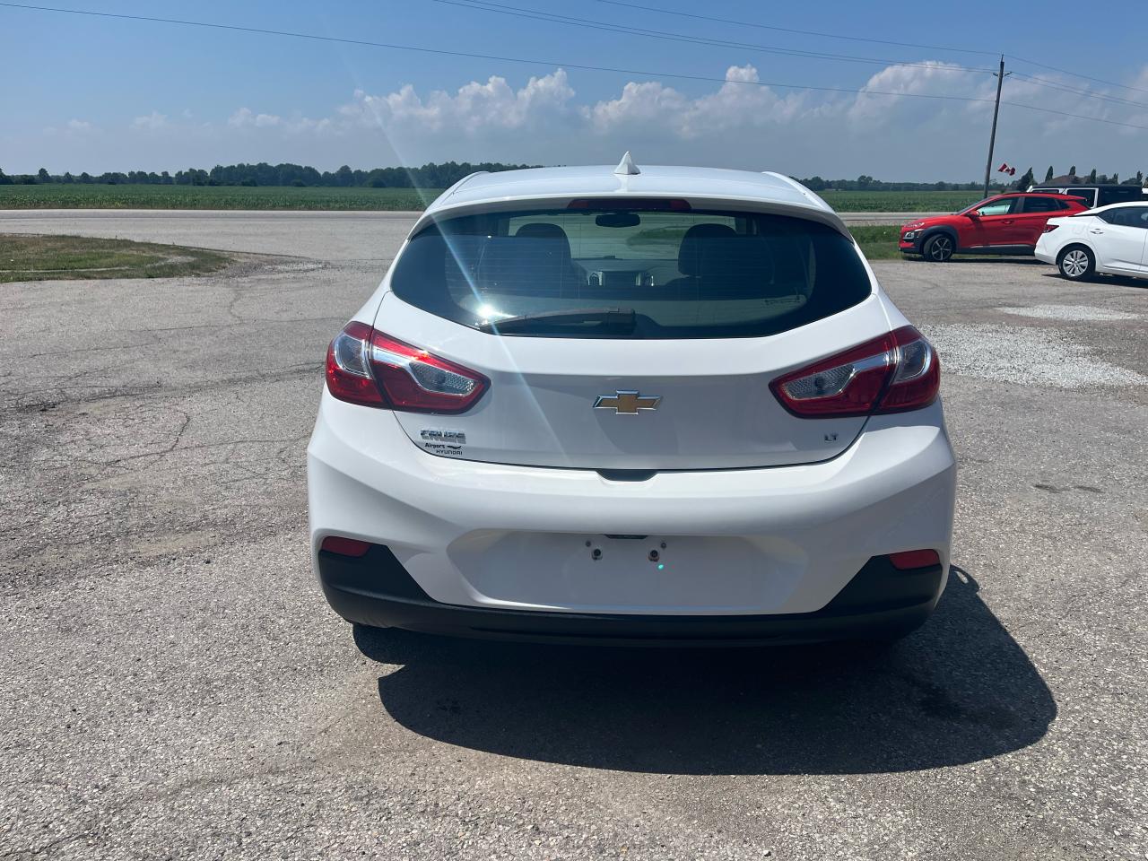 2018 Chevrolet Cruze LT | APPLE CARPLAY | BACKUP CAMERA | LOW KM - Photo #4