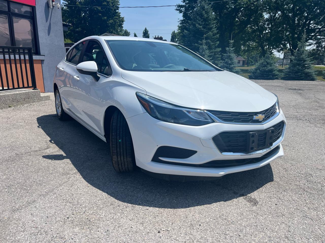2018 Chevrolet Cruze LT | APPLE CARPLAY | BACKUP CAMERA | LOW KM - Photo #7