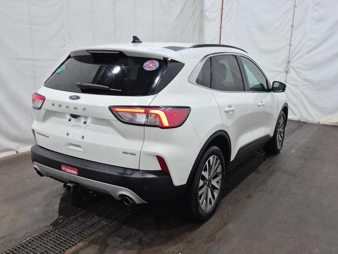 2021 Ford Escape Titanium Photo