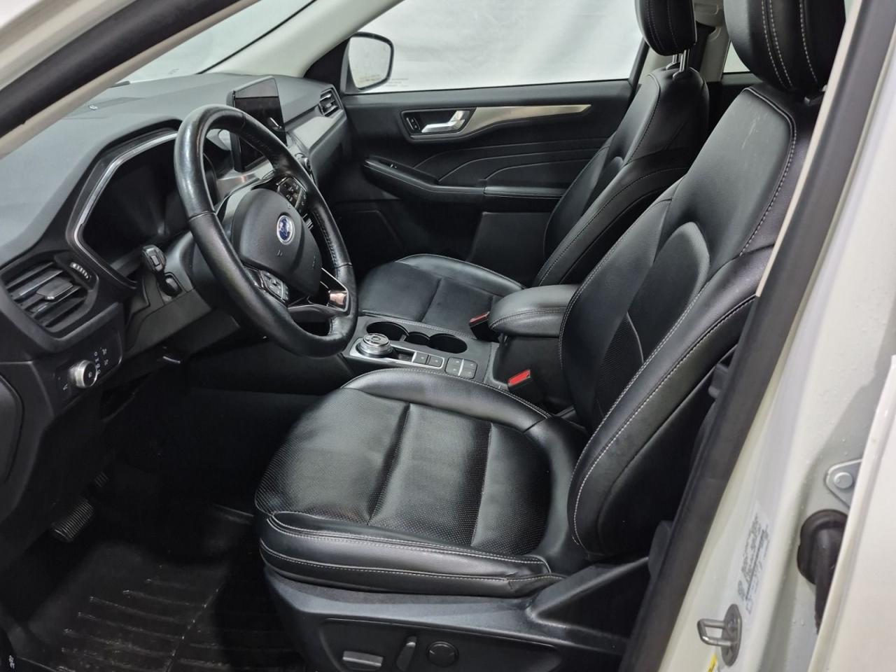 2021 Ford Escape Titanium Photo