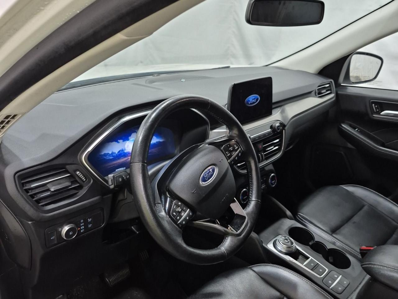 2021 Ford Escape Titanium Photo