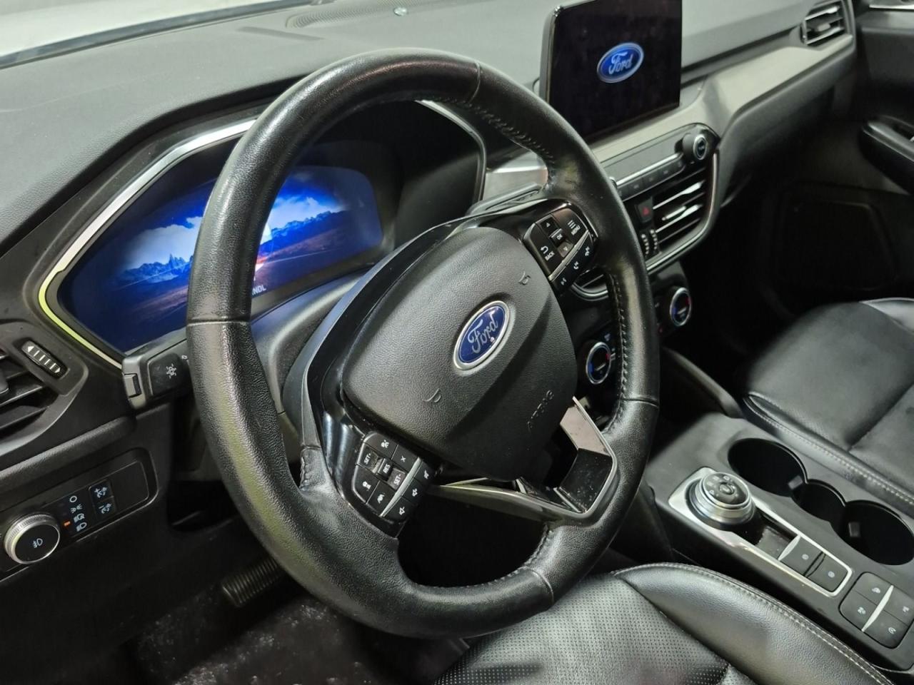 2021 Ford Escape Titanium Photo