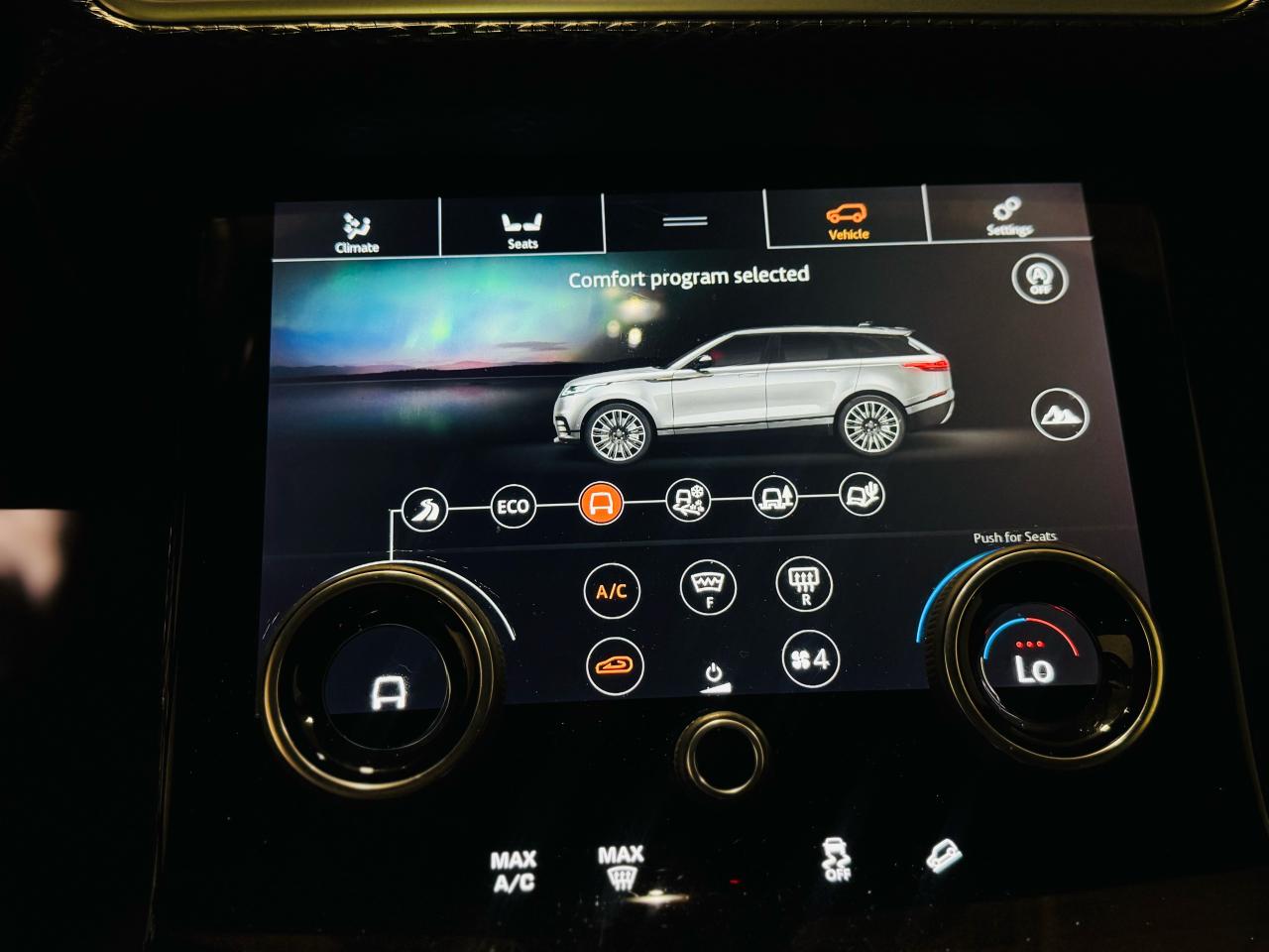 2019 Land Rover Range Rover Velar R-Dynamic SE - Photo #13