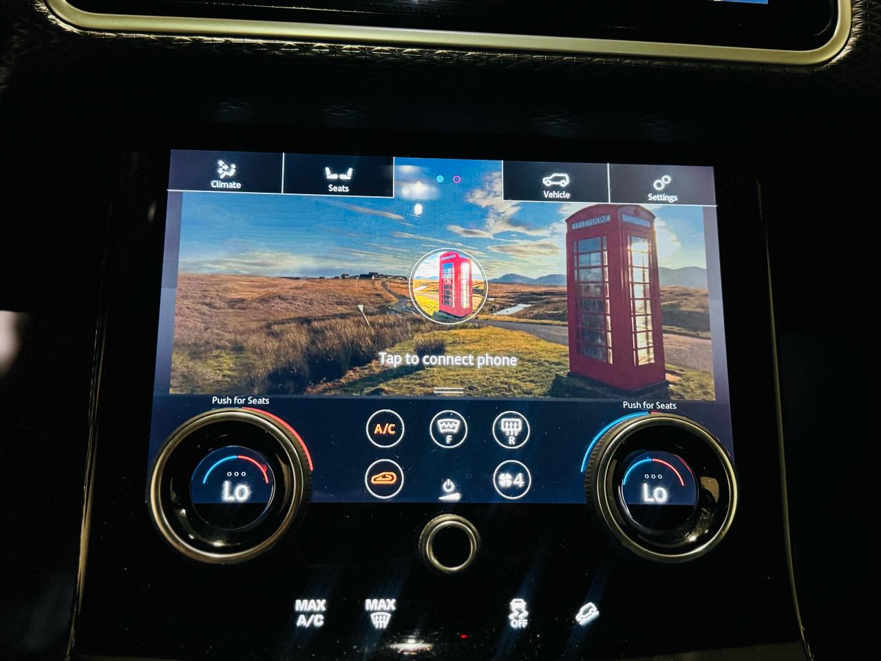 2019 Land Rover Range Rover Velar R-Dynamic SE - Photo #16
